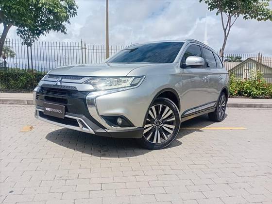 MITSUBISHI OUTLANDER 2.0 MIVEC GASOLINA HPE AUTOMÁTICO